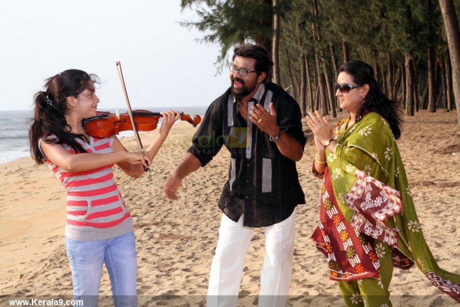 abhiyum njanum malayalam movie photos00-002