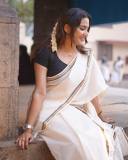 aditi-ravi-in-kerala-set-saree-photos-002