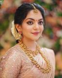 ahana-in-pattu-saree-with-traditional-bridal-look-photos-003