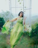 anikha-surendran-viral-photoshoot-in-pista-green-dress-002