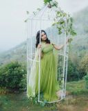 anikha-surendran-viral-photoshoot-in-pista-green-dress-004