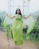 anikha-surendran-viral-photoshoot-in-pista-green-dress-008