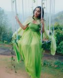 anikha-surendran-viral-photoshoot-in-pista-green-dress-009