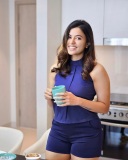 anju-kurian-in-blue-shorts-and-shirt-photos