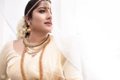 anumol-latest-photos-in-saree-02-001