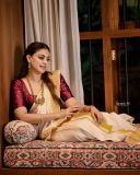 actress-anusree-in-set-and-mundu-dress-photoshoot-009