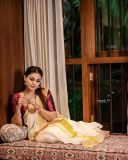 actress-anusree-in-set-and-mundu-dress-photoshoot-011