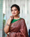 anusree-new-photos-in-pattu-saree-with-green-blouse-004