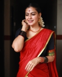 anusree-new-photos-in-red-and-green-half-saree-004