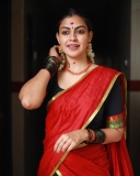 anusree-new-photos-in-red-and-green-half-saree-005