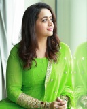 bhavana-in-parrot-green-colour-churidar-photos-002