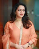 bhavana-latest-photos-in-coustom-made-peach-colour-churidar-from-Mannath-Luxe-011