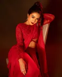 catherine-tresa-in-red-lehenga-saree-ready-to-wear-photos-004