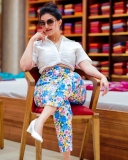 honey-rose-latest-photos-in-printed-pants-with-white-shirt-007