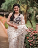 honey-rose-new-saree-look-photos-001