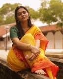 kayadu-lohar-in-yellow-saree-with-green-blouse-photos