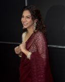 madonna-sebastian-in-maroon-saree-with-golden-blouse-combination-dress-photos-001