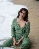 madonna-sebastian-in-olive-green-co-ord-set-photos-at-beach-side-001