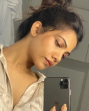 madonna-sebastian-mirror-selfie-photos-001