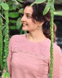 manju-warrier-in-peach-colour-kurti-set-photo