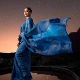 mrunal-thakur-in-saree-photos-004