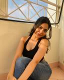 nandana-varma-in-black-crop-top-and-jeans-style-photos-005