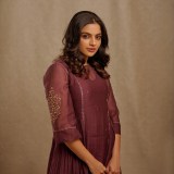 nikhila-vimal-in-premium-kurti-and-pant-set-dress-photos-001