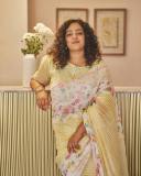 nithya-menon-in-saree-photos-002