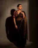 parvathy-thiruvothu-latest-fashion-photoshoot-in-saree-007