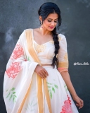 priyamani-latest-photos-in-traditional-dress-003