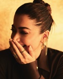 rashmika-mandanna-in-full-black-stunning-photo-003