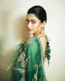 rashmika-mandanna-in-heavy-work-saree-with-sleeveless-blouse-004