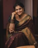 ramya-nambeesan-in-traditional-saree-look-photos-006