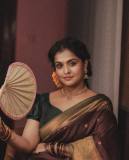 ramya-nambeesan-in-traditional-saree-look-photos-007