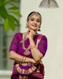 ramya-nambeesan-in-traditional-saree-look-photos