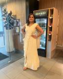 ramya-nambeesan-latest-photos-on-stage-performance-002