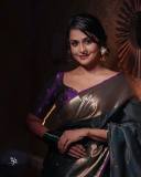 ramya-nambeesan-latest-photos-on-stage-performance-012