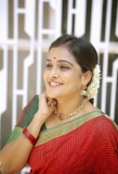 remya-nambeesan-latest-photos-in-saree-002