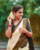 remya-nambeesan-latest-photoshoot-in-kerala-onam-saree-001