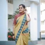 remya-nambeesan-photos-in-saree-004