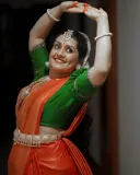 sarayu-mohan-in-dance-costume-photos