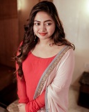 shaalin-zoya-in-dark-pink-churidar-with-baby-pink-shawl-photos-007