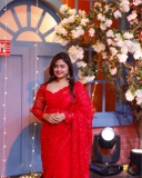 shaalin-zoya-in-red-net-saree-look-photos-004