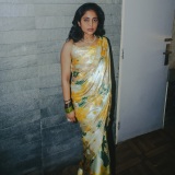 srinda-looking-glamour-in-multi-colour-printed-saree-photos-008