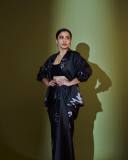 vidya-balan-in-black-outfit-photos-001