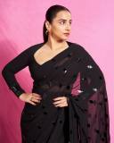 vidya-balan-in-black-outfit-photos-007