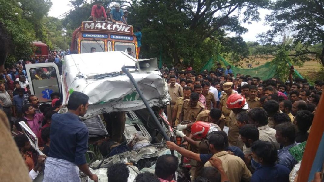 Palakkad Road Accident; Eight Deaths - Kerala9.com