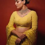 actress saniya iyappan new photoshoot in yellow dress -002