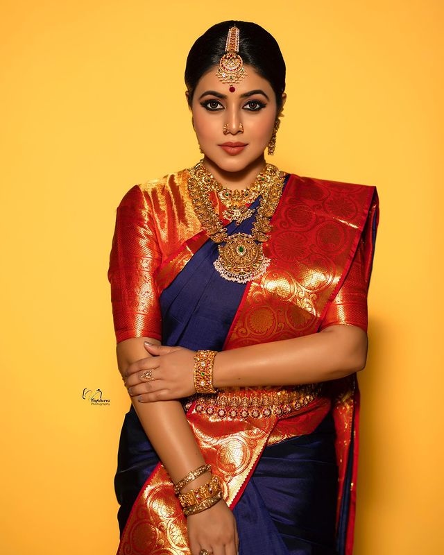 Shamna Kasim New Look In Saree Photoshoot 01 - Kerala9.com