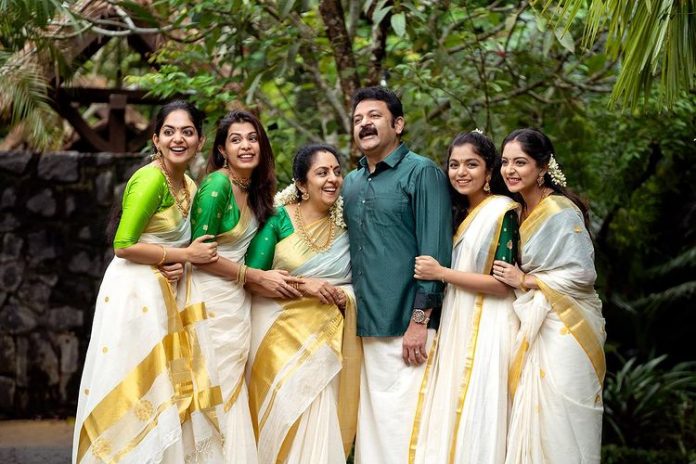 Celebrities Onam Celebration Photos - Kerala9.com